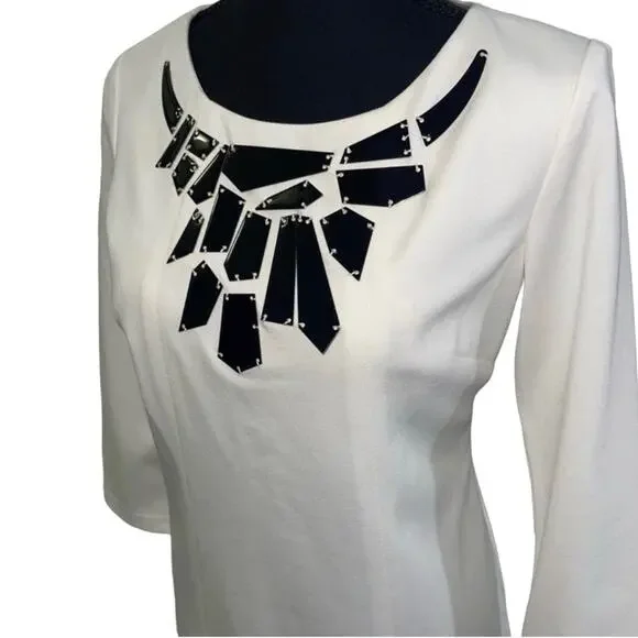 NWT! Vince Camuto Light Cream Shift Dress with Beautiful Neckline - Size 6 - Picture 3 of 8